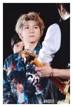 井柏然刘雯最新爆料视频,时尚界幕后故事大公开  第3张