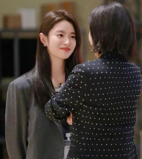 为了吃瓜她进娱乐圈免费,她毅然踏入娱乐圈,开启璀璨星途 第3张 为了吃瓜她进娱乐圈免费,她毅然踏入娱乐圈,开启璀璨星途 第3张